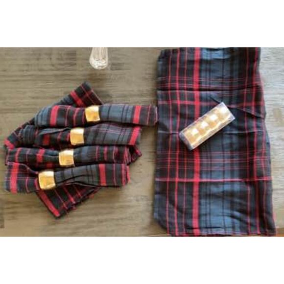 Threshold Napkins & Napkin Rings (8 each) - Picture 1 of 2